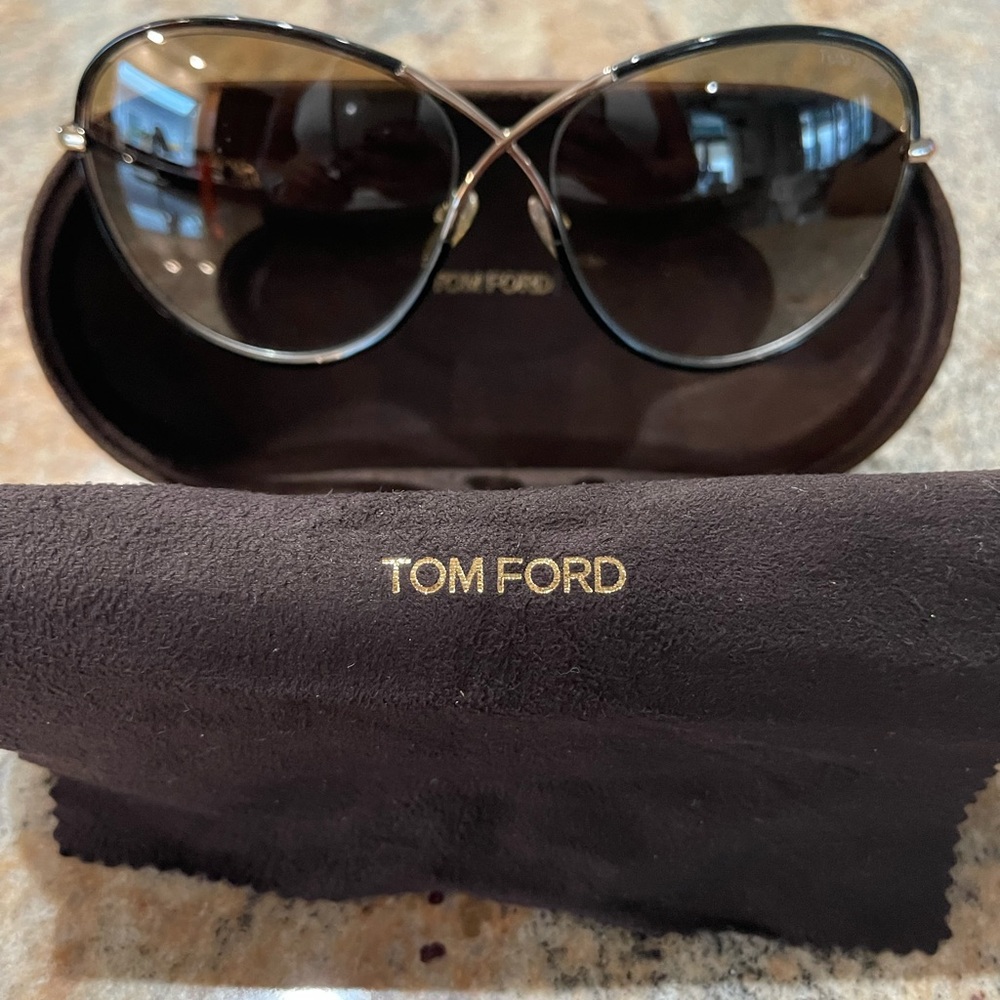 Sunglasses 🕶️